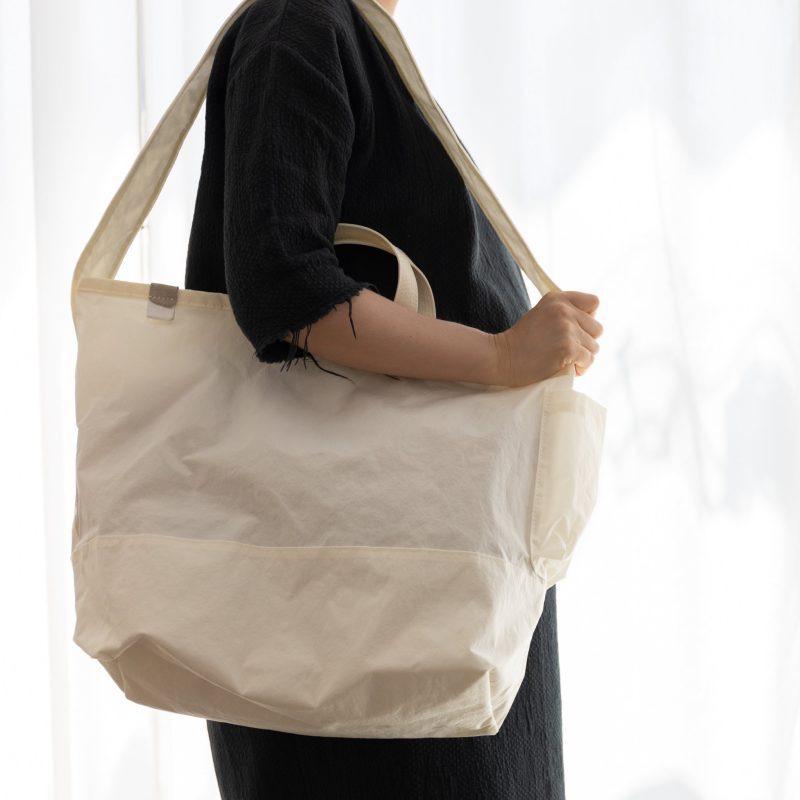 anunfold side pocket tote bag white 253760