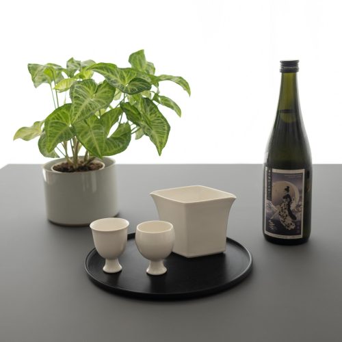 jicon sake vessels and pitcher 322901