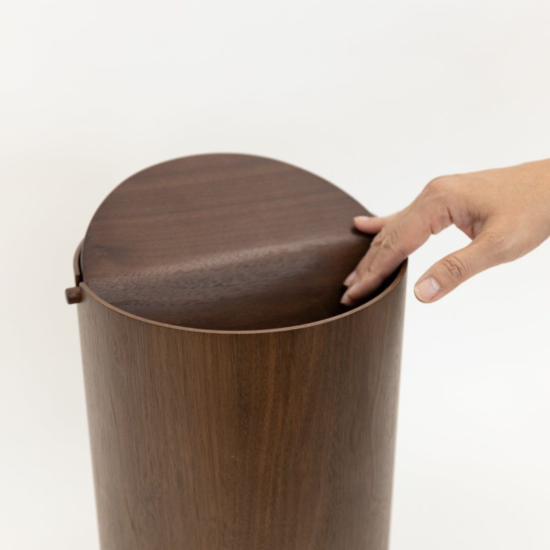 lidded waste basket walnut 852736