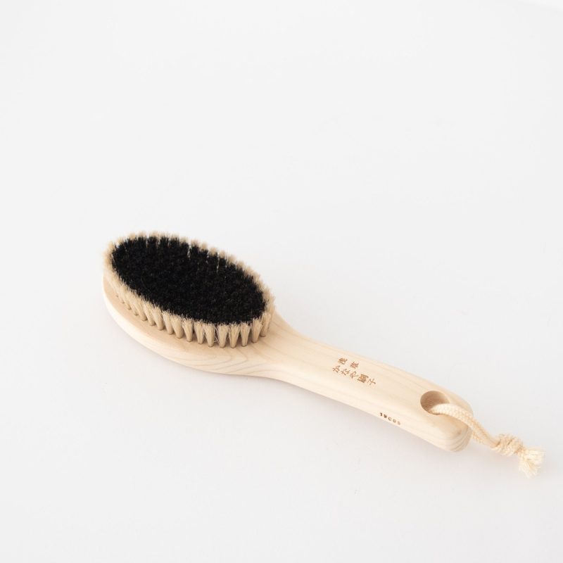 short handled horse hair body brush 535793